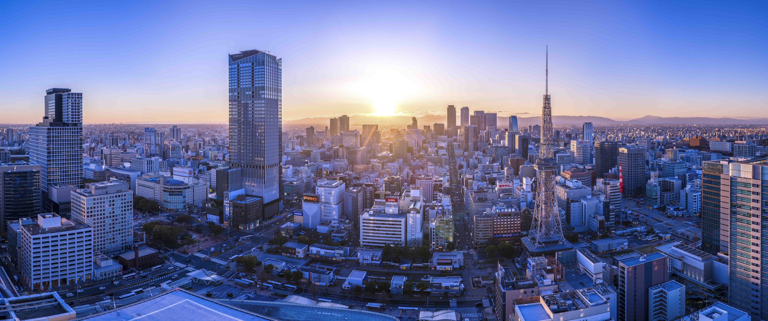 名古屋の都市夕景 — MCOによる空撮パノラマ
